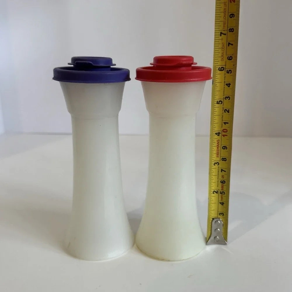 Tupperware Hourglass Salt & Pepper Shakers Blue &‎ Red Top